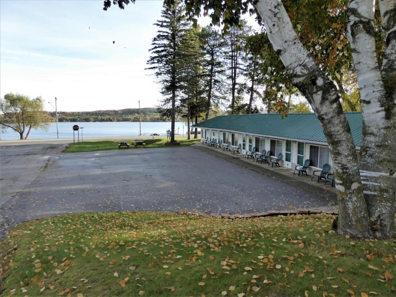 South Arm Retreats Motell East Jordan Exteriör bild